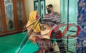 Selain Edukasi Prokes, Kapolsek Sreseh Berikan Bantuan Ke Masyarakat Tidak Mampu