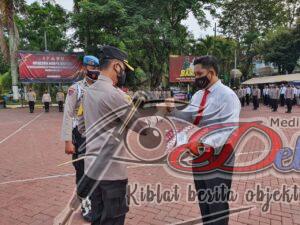 Bantu Biaya Sekolah, Kapolres Malang Berikan Penghargaan Ke Anggota Polsek Donomulyo