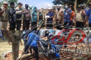 Asik Melayani Tamu, Rumah Habib di Sampang Ambruk Seketika