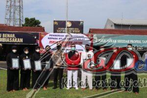 Kapolresta Mojokerto Beri Penghargaan Delapan Atlet Pencak Silat