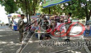 Koramil Kota Datangi Warganya Yang Berlibur