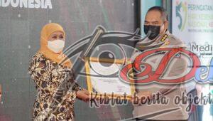 Peringati HKN ke 57, Kabid Dokkes Polda Jatim Dapat Penghargaan