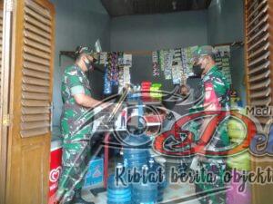 Babinsa Koramil Karangmalang, Bagikan Masker dan Imbau Warga Patuhi Prokes