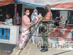 Babinsa Dampingi Penyaluran Bantuan Pangan Non Tunai