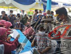 Wakapolda Jatim Apresiasi Pelaksanaan Vaksinasi Serentak Polres Sampang Di Kecamatan Pangarengan