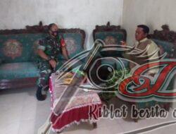 Kodim Sragen – Babinsa Datangi Pertenak Kambing, Ini Yang Di Bicarakan