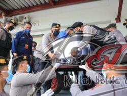 Polda Jatim Antarkan Jenazah PMI Korban Kapal Tenggelam ke Rumah Duka