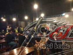 Ditsamapta Polda Jatim Gelar Patroli Prokes di Cafe dan Warkop Surabaya