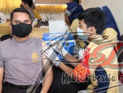 Ratusan Personil TNI-Polri Hingga ASN dan Masyarakat Umum Ikuti Vaksin Booster di Mapolres Bangkalan