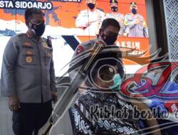 Wakapolda Jatim Tinjau Vaksinasi Lansia di Polresta Sidoarjo