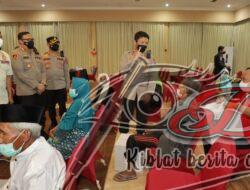 Gencarkan Vaksinasi Jatim, Kapolda Jatim Cek Vaksinasi di Pasuruan