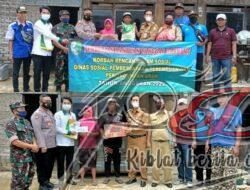 Dinsos PPPA Kabupaten Sampang Bersama Jejaring Berikan Bantuan Kepada Korban Kebakaran