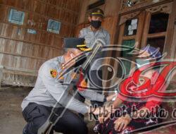 Kapolres Situbondo Gelar Edukasi Vaksin Lansia Door to Door