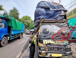Truk Muatan Berlebih Ditilang Polsek Semampir