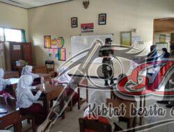 Ingatkan Prokes, Babinsa Koramil Klego Sambangi Sekolah Binaan