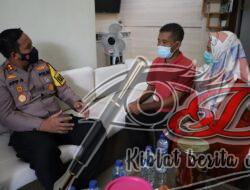 Laksanakan Program Semangat, Kapolres Mojokerto Besuk Anggota Yang Sakit