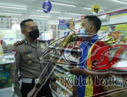 Kasatlantas Polrestabes Surabaya Pantau Stok Minyak Goreng Di Pasaran