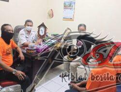 Jam Dinding Unik Karya Kartar RT 06 Dipuji Lurah Dupak Surabaya