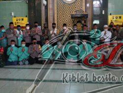 Ramadhan Berkah, Kapolsek Tambaksari Dampingi Kapolrestabes Surabaya Giat Safari Shalat Jumat