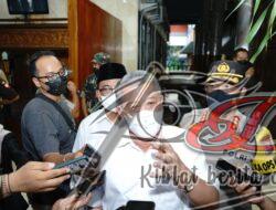 Kapolrestabes Surabaya turun Langsung Menemui Mahasiswa Bersama Ketua DPRD Jawa Timur