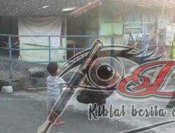 Jumat Berkah, Babinsa Kelurahan Joyotakan Bagi Takjil Gratis Kepada Warga Binaanya