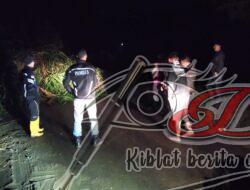 Terputus Akibat Longsor, Sinergi Babinsa-Warga Bersihkan Jalan Desa Tarubatang