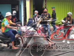 Kapolsek Semampir Dukung Giat Jumat Berkah Bonek Bonita Pasukan Sego Bungkus