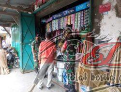Anggota Koramil 07 Gatak, Sambangi Pasar Blimbing Pastikan Stok Dan Harga Migor Tercukupi dan Sesuai HET.