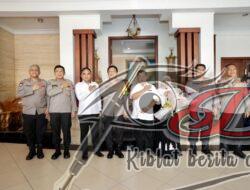 Kapolda Jatim saat Kunjungan di Kediaman Irjen Anton Setiadji, Sambal Tumpang Jadi Hidangan Favorit