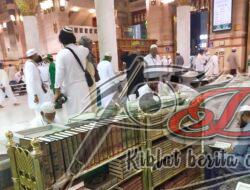 Penyerahan Waqaf Al Qur’an di Masjid Nabawi Madinah