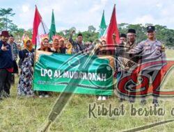 Babinsa Bakulan Kawal Peserta Karnaval Santri