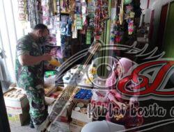 Babinsa Cepogo Pantau Minyak Goreng Di Tingkat Pengecer