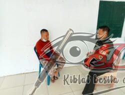 Dimanapun Tempatnya, Babinsa Sempatkan Komsos dengan Tokoh Pemuda
