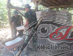 Danramil 19/Juwangi Kodim 0724/Boyolali Jamin Persediaan Semen Pengecoran Jalan TMMD