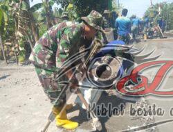 Panas Terik Tak Surutkan Semangat Sertu Slamet Dukung TMMD