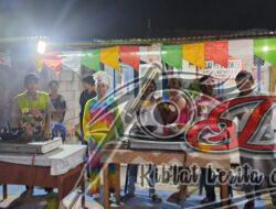 Keseruan Lomba Bapak-Bapak Memasak Nasi Goreng dengan Berpakaian Unik dan Lucu