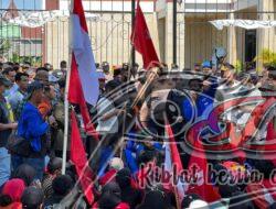 Aksi Unjuk Rasa Dari Berbagai Elemen Masyarakat, Menolak Kenaikan Harga Bahan Bakar Minyak (BBM) di Jawa Timur Berjalan Aman dan Kondusif