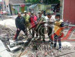 Babinsa Kemlayan-Staf Kelurahan Tindak Lanjuti Aduan Warga
