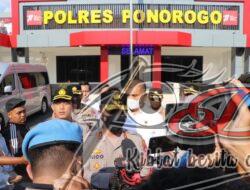 Menteri PPPA mengunjungi Mapolres Ponorogo Bersama Kapolda Jatim Mengecek Penanganan Perkara