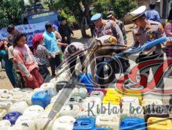 Kekurangan Air Bersih, Polres Pasuruan Distribusikan Ke Ratusan Warga