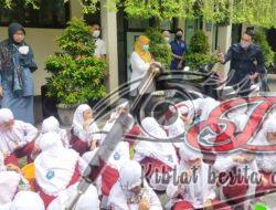 Sambut Hari Kesehatan Gigi dan Mulut Nasional, SD Mudalan-Puskesmas Simomulyo Gelar Penyuluhan Sikat Gigi Massal