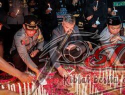Ribuan Bonek dan Personil Polri Polrestabes Surabaya Gelar Doa Besama Untuk Korban Tragedi Kanjuruhan