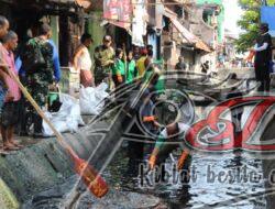 Lurah Sidodadi Ajak Warga Bersih-bersih Sungai, Antisipasi Terjadinya Banjir