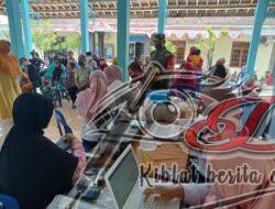 Sukseskan Vaksin Booster, Babinsa Aktif Dampingi Vaksinasi Bersama Puskesmas