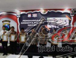 Kapolda Jatim Berikan Penghargaan kepada Anggota Polres Ngawi