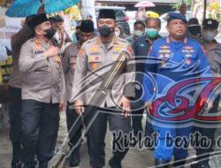 Dirpolairud dan Karo SDM Polda Jatim Menyambut Jenazah Briptu Muhammad Khoirul di Rumah Duka