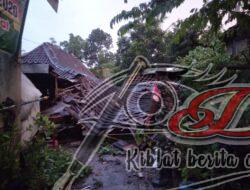Tanggap bencana, Babinsa Klego Pantau Rumah Warga Longsor