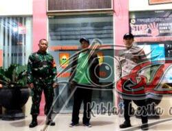 Babinsa Simo Amankan Berkas Ujian Perangkat Desa Binaan