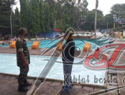 Kunjungi Kolam Renang Kartika, Babinsa Beri Himbauan Keselamatan Bagi Pengelola dan Pengunjung