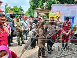 Jumat Curhat Kapolda Jatim Gelar Bhakti Kesehatan Gratis di Kota Mojokerto